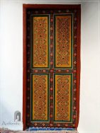 Casa Aya Medina: painted wooden door