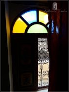 Casa Aya Medina: colored window shutters