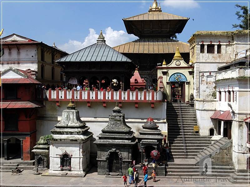 Kathmandu – Pashupatinath: the main Hindu Temple