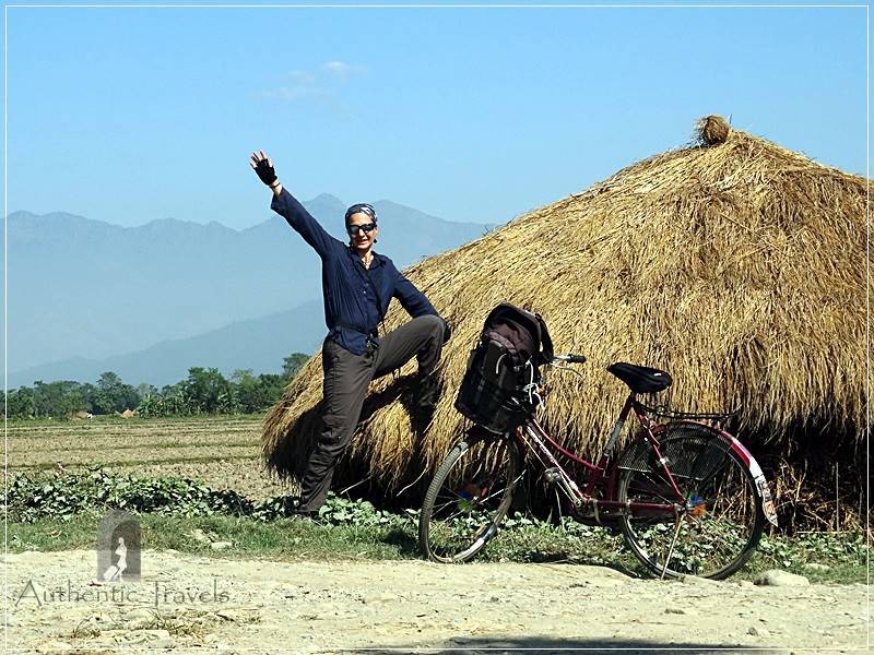 Chitwan - Sauraha: Cycling through Tharu Villages around Sauraha
