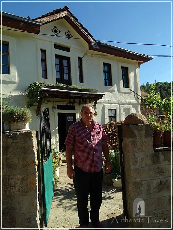 Etno House Shancheva - Stevce Donevski in front of his guesthouse in Kratovo