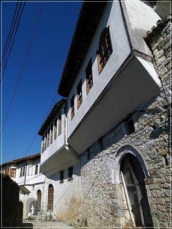 Berat - Gorica Quarter: traditional street with Ottoman houses