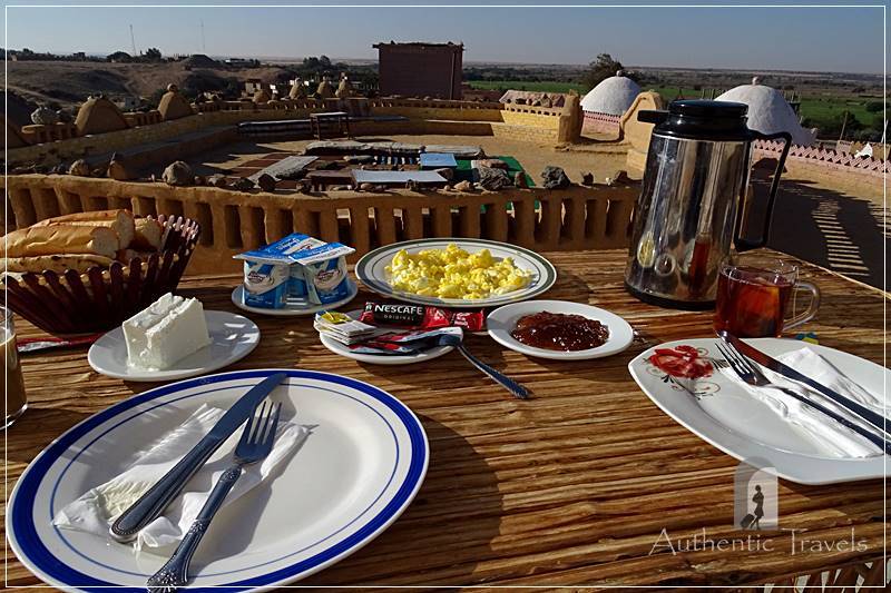 Bedouin Camp: a hearty breakfast at the rooftop restaurant